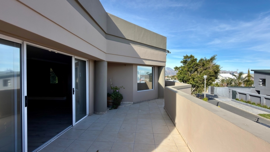 3 Bedroom Property for Sale in Olive Grove Western Cape